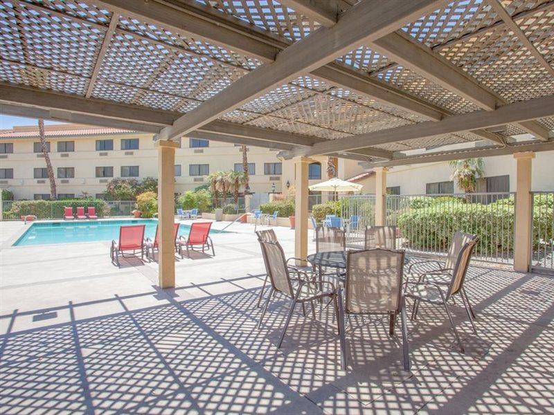Ramada By Wyndham Barstow Hotel Exterior photo