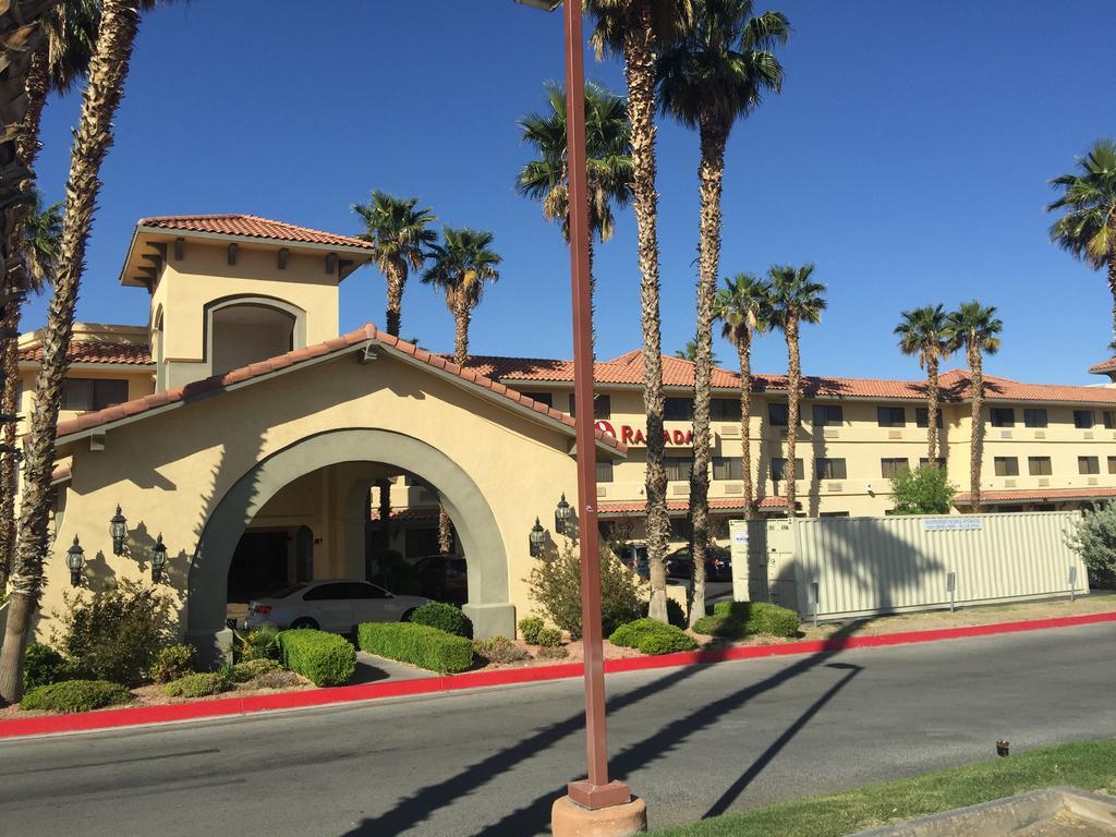 Ramada By Wyndham Barstow Hotel Exterior photo